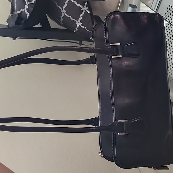 HOBO Handbags - HOBO Vintage Y2k Grunge Classic Black Genuine Leather Shoulder Bag